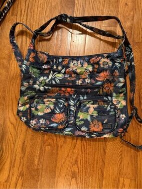 Lug Zipliner Convertible Bag in Bloom Navy